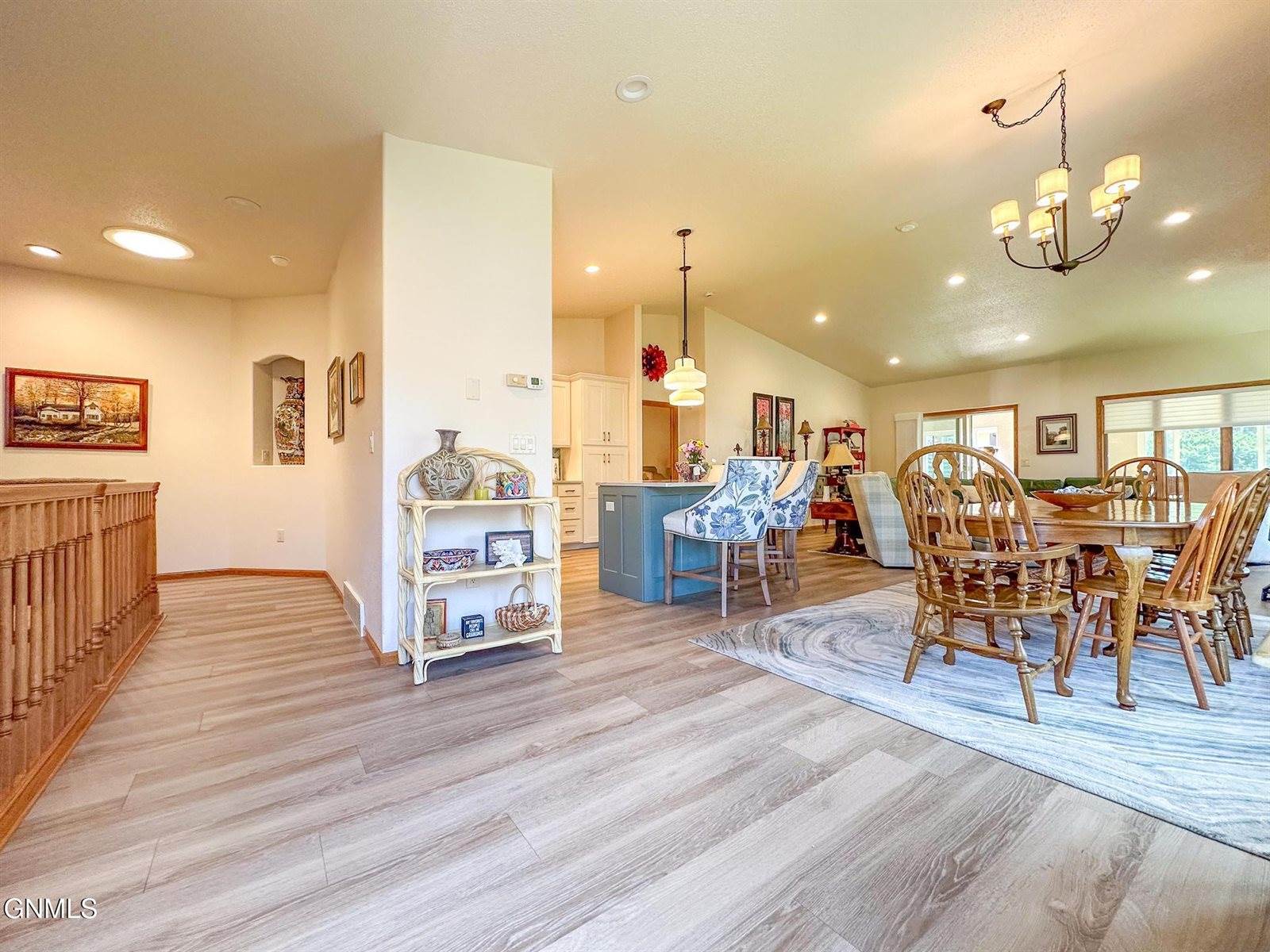 1959 Mesquite Loop, Bismarck, ND 58503
