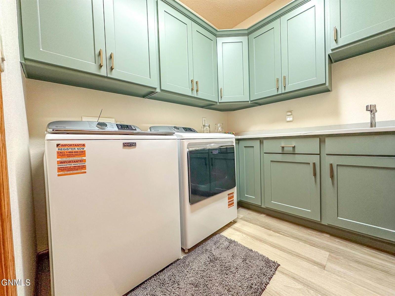 1959 Mesquite Loop, Bismarck, ND 58503