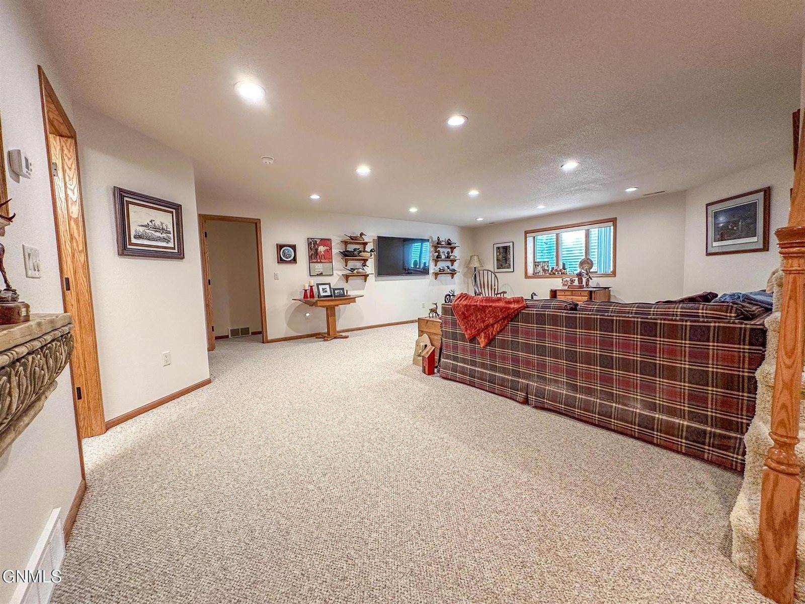 1959 Mesquite Loop, Bismarck, ND 58503
