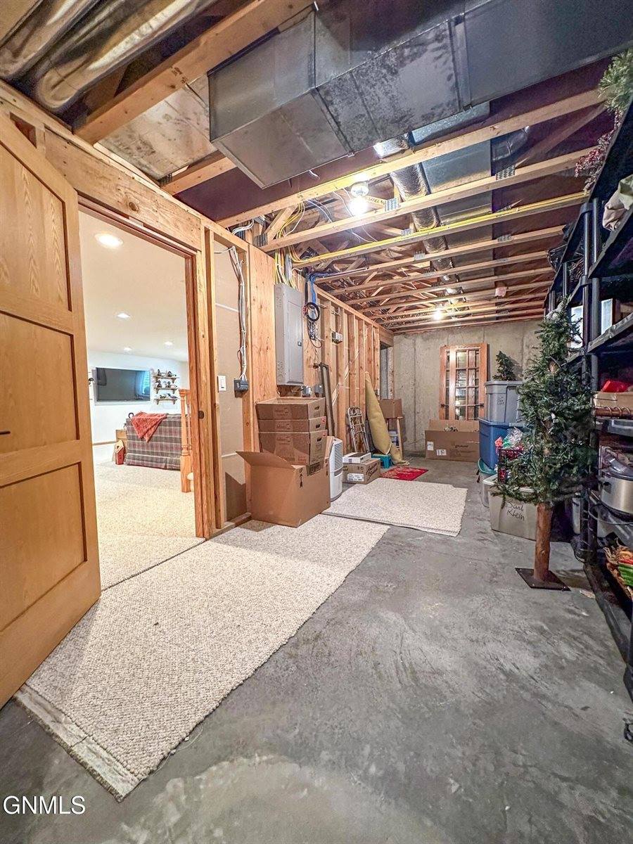 1959 Mesquite Loop, Bismarck, ND 58503