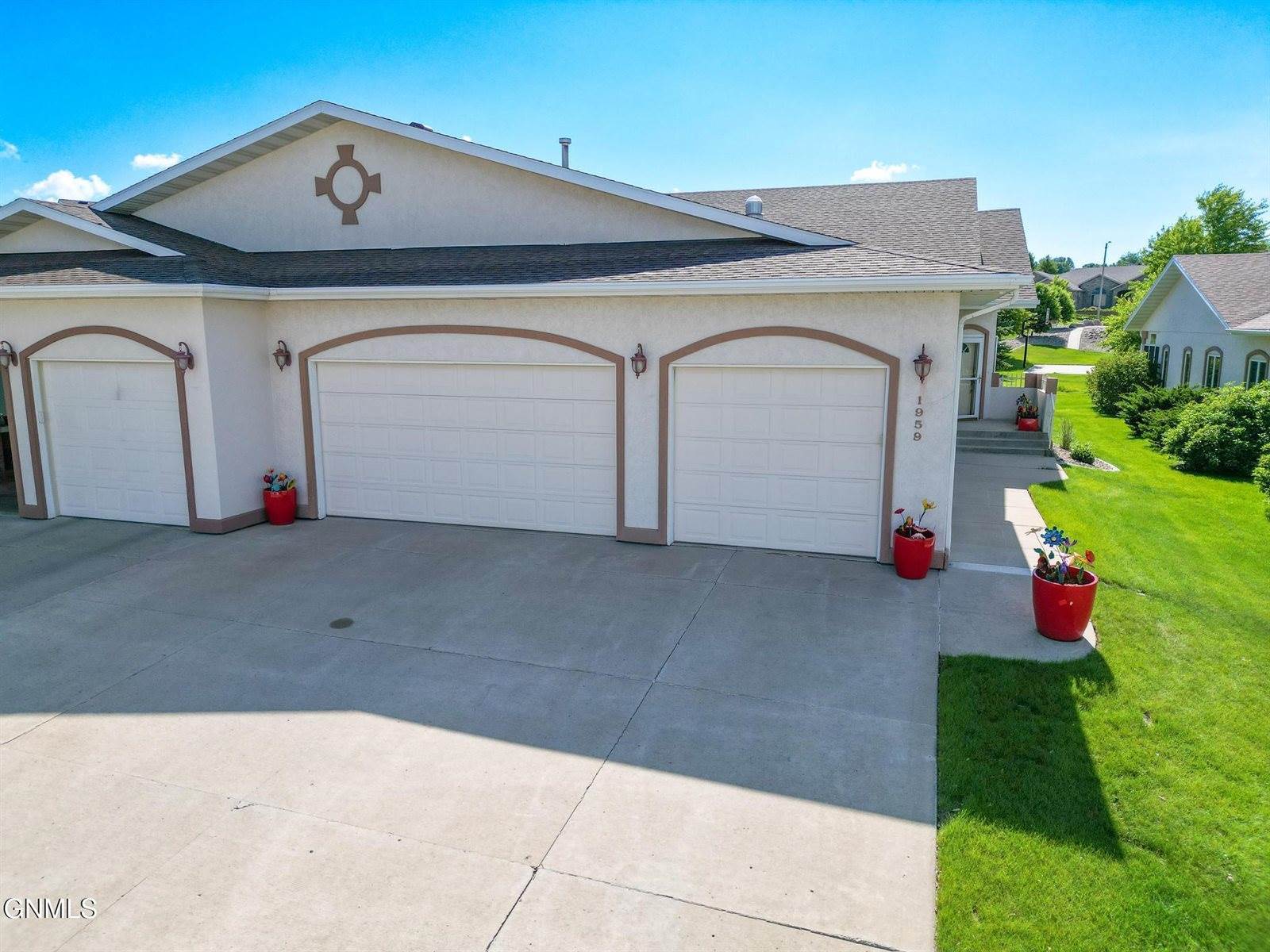 1959 Mesquite Loop, Bismarck, ND 58503