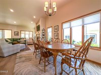 1959 Mesquite Loop, Bismarck, ND 58503