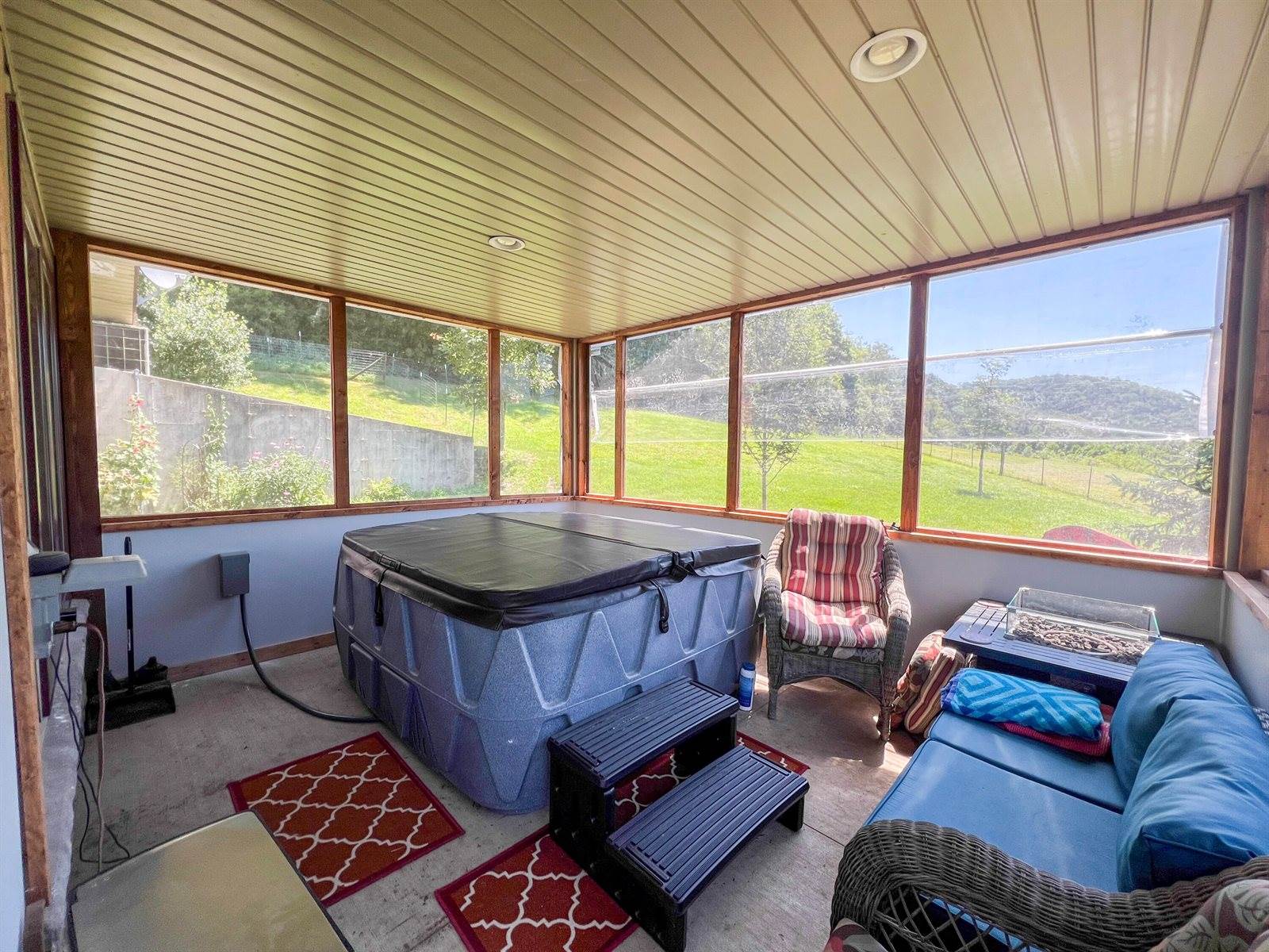 2839 Blair Rd, New Albin, IA 52160