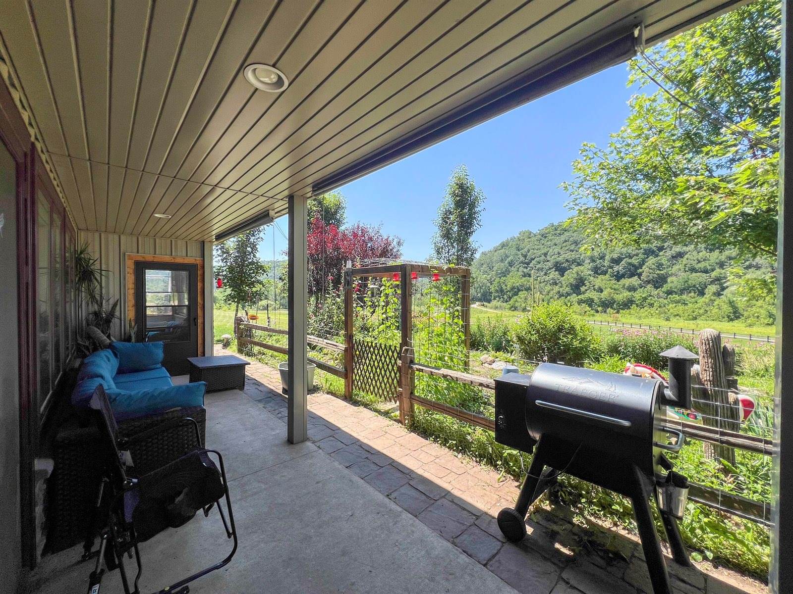 2839 Blair Rd, New Albin, IA 52160