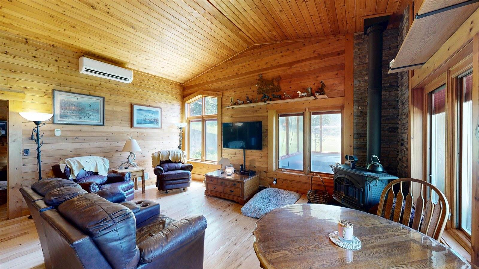 2839 Blair Rd, New Albin, IA 52160