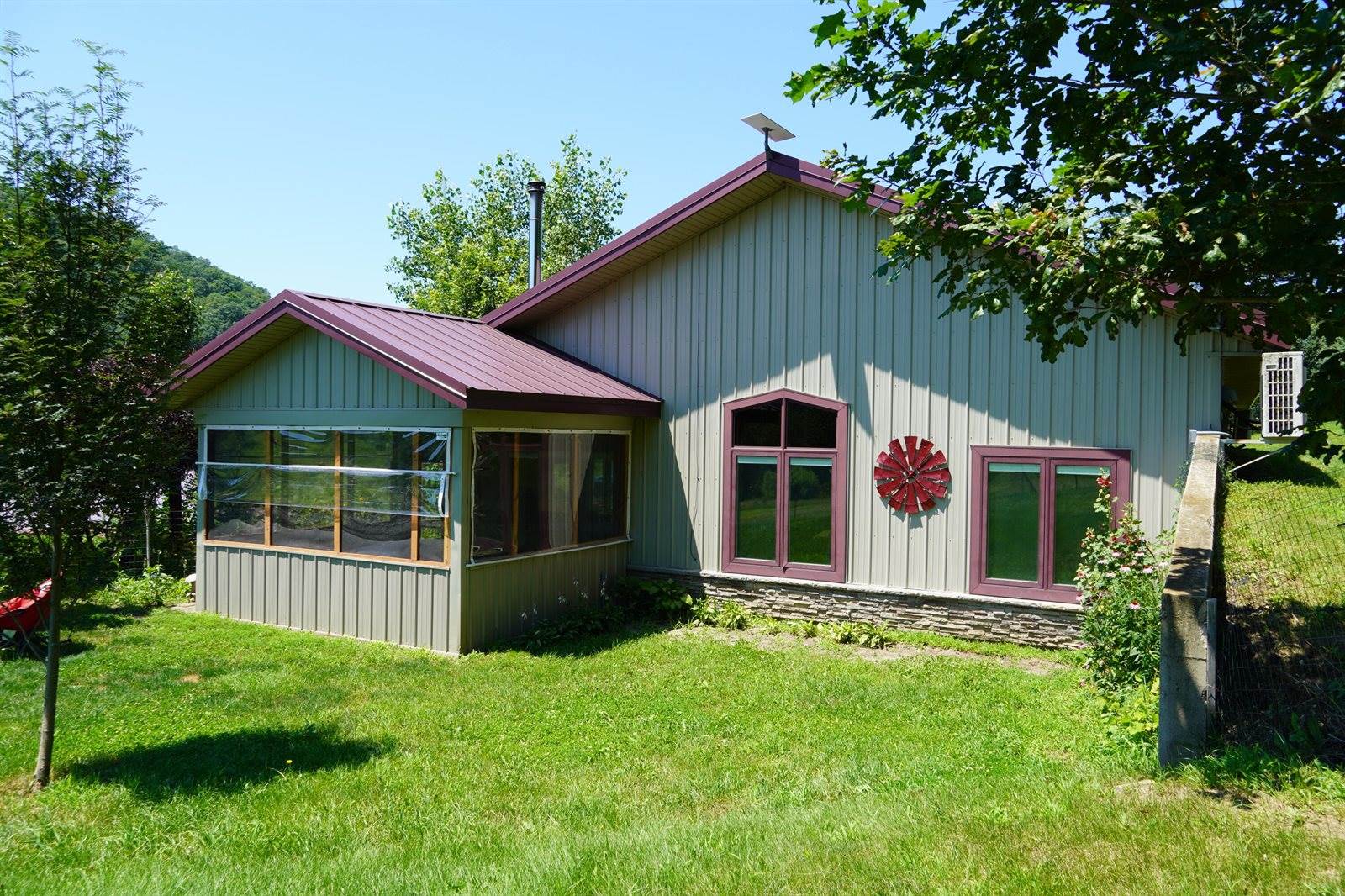 2839 Blair Rd, New Albin, IA 52160