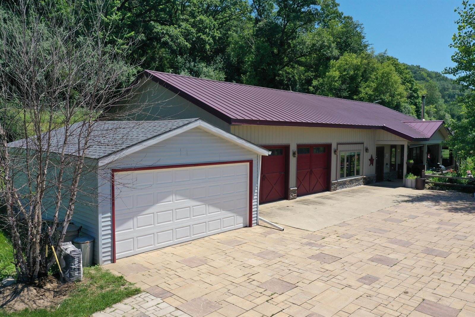 2839 Blair Rd, New Albin, IA 52160