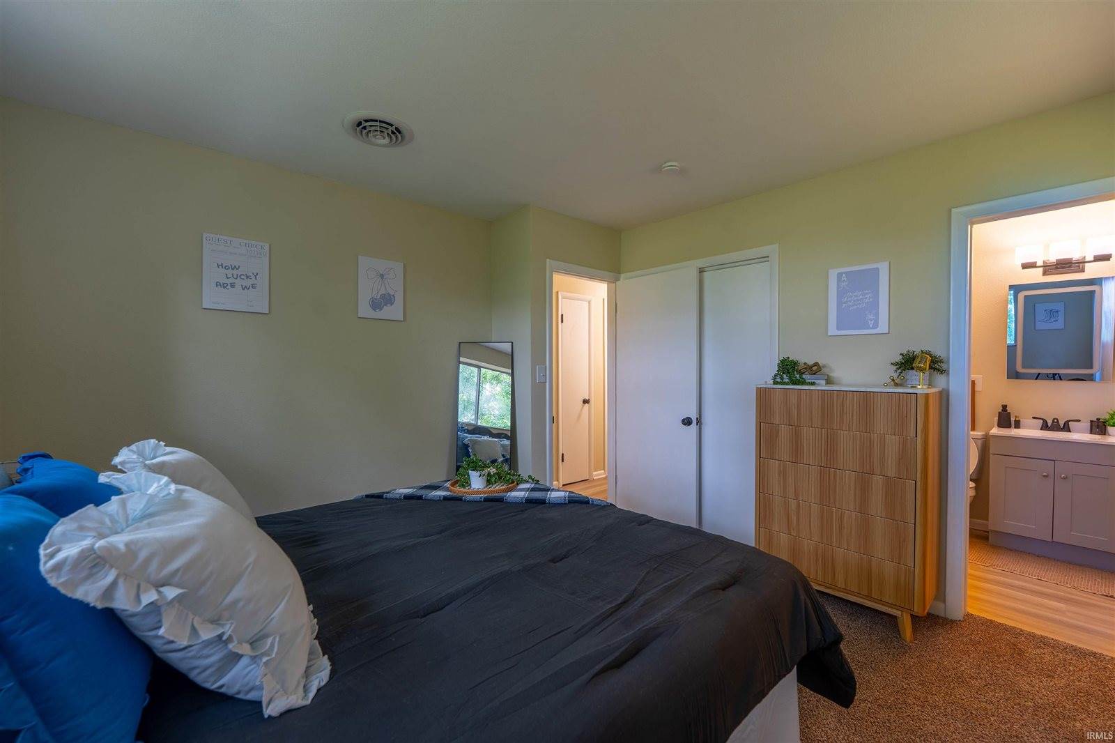 2312 N 200 E, Anderson, IN 46012