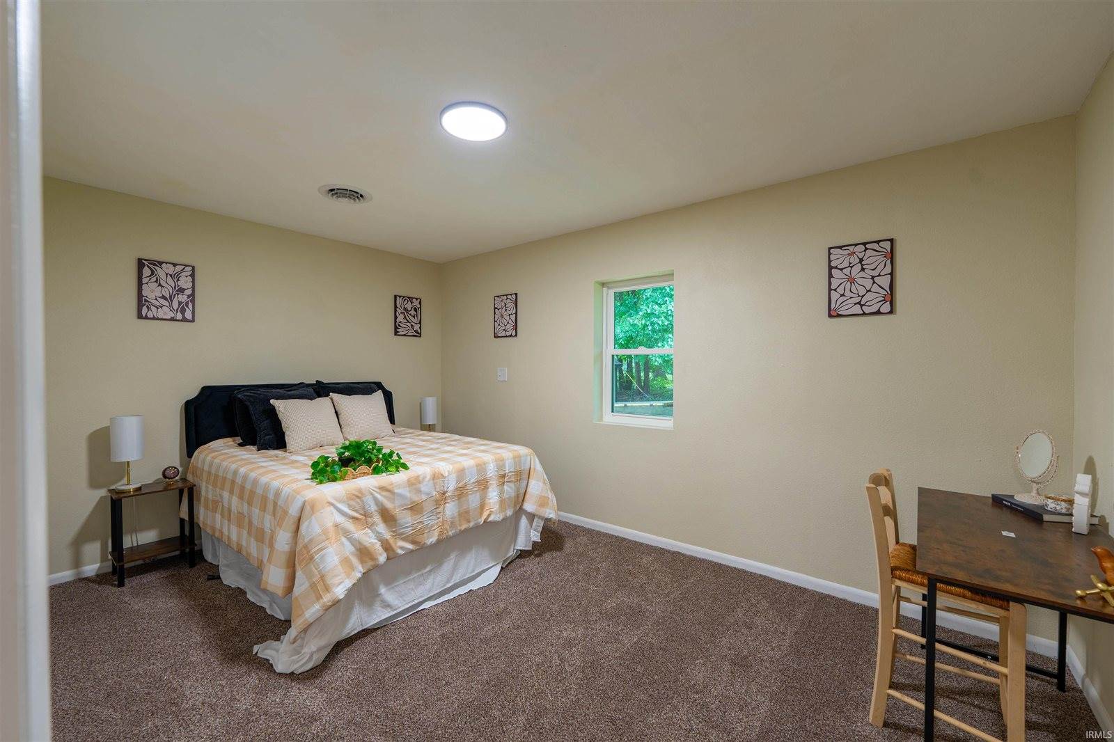 2312 N 200 E, Anderson, IN 46012