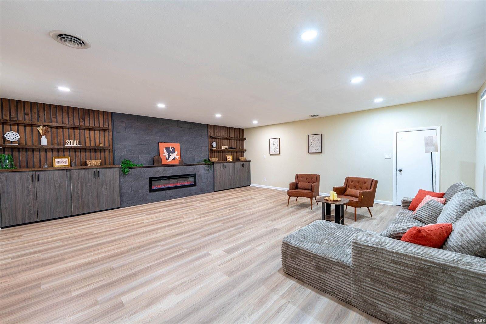 2312 N 200 E, Anderson, IN 46012