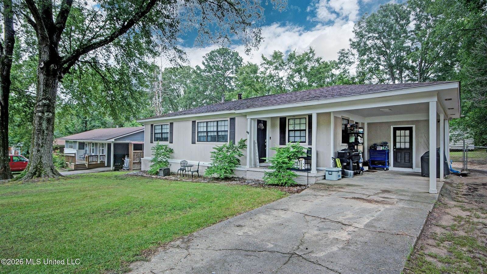 330 South Fox Hall Road, Pearl, MS 39208