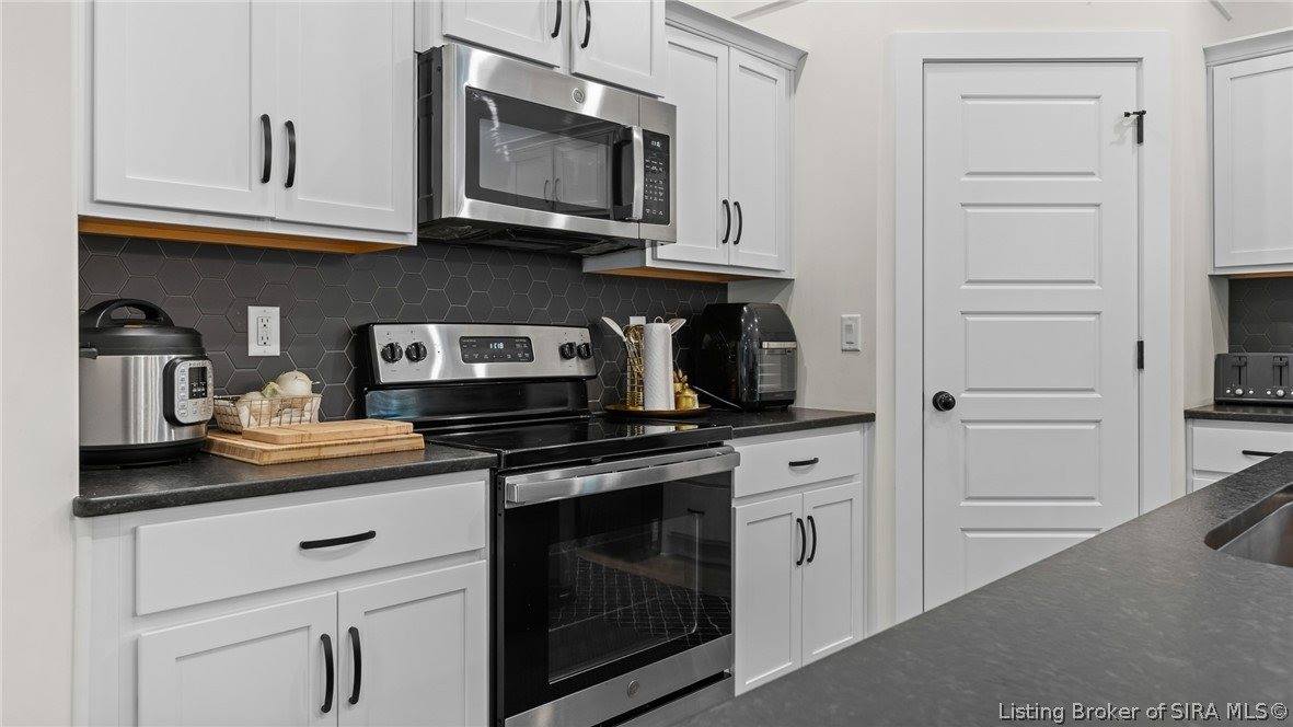 6001 Limestone Creek Drive, Charlestown, IN 47111