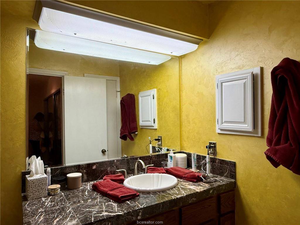 2800 Longmire Drive, College Station, TX 77845