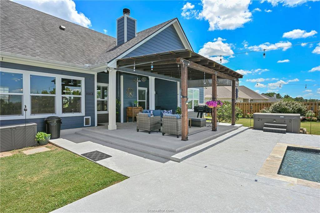 831 Mimosa Lane, Franklin, TX 77856