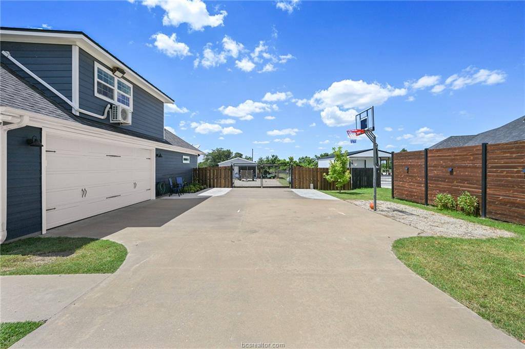 831 Mimosa Lane, Franklin, TX 77856