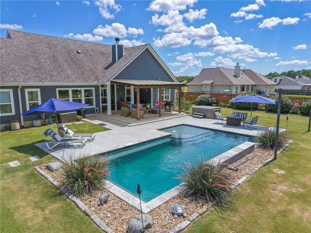 831 Mimosa Lane, Franklin, TX 77856