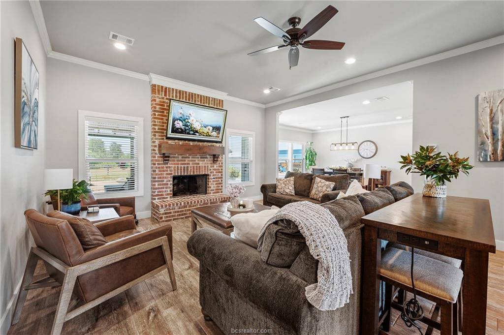 831 Mimosa Lane, Franklin, TX 77856
