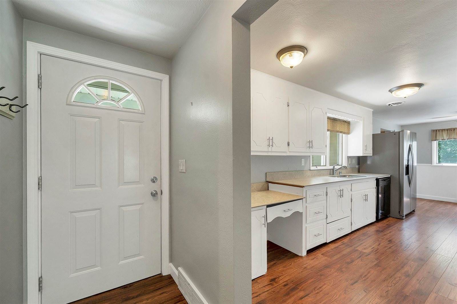 2730 Oakwood Drive, Green Bay, WI 54304