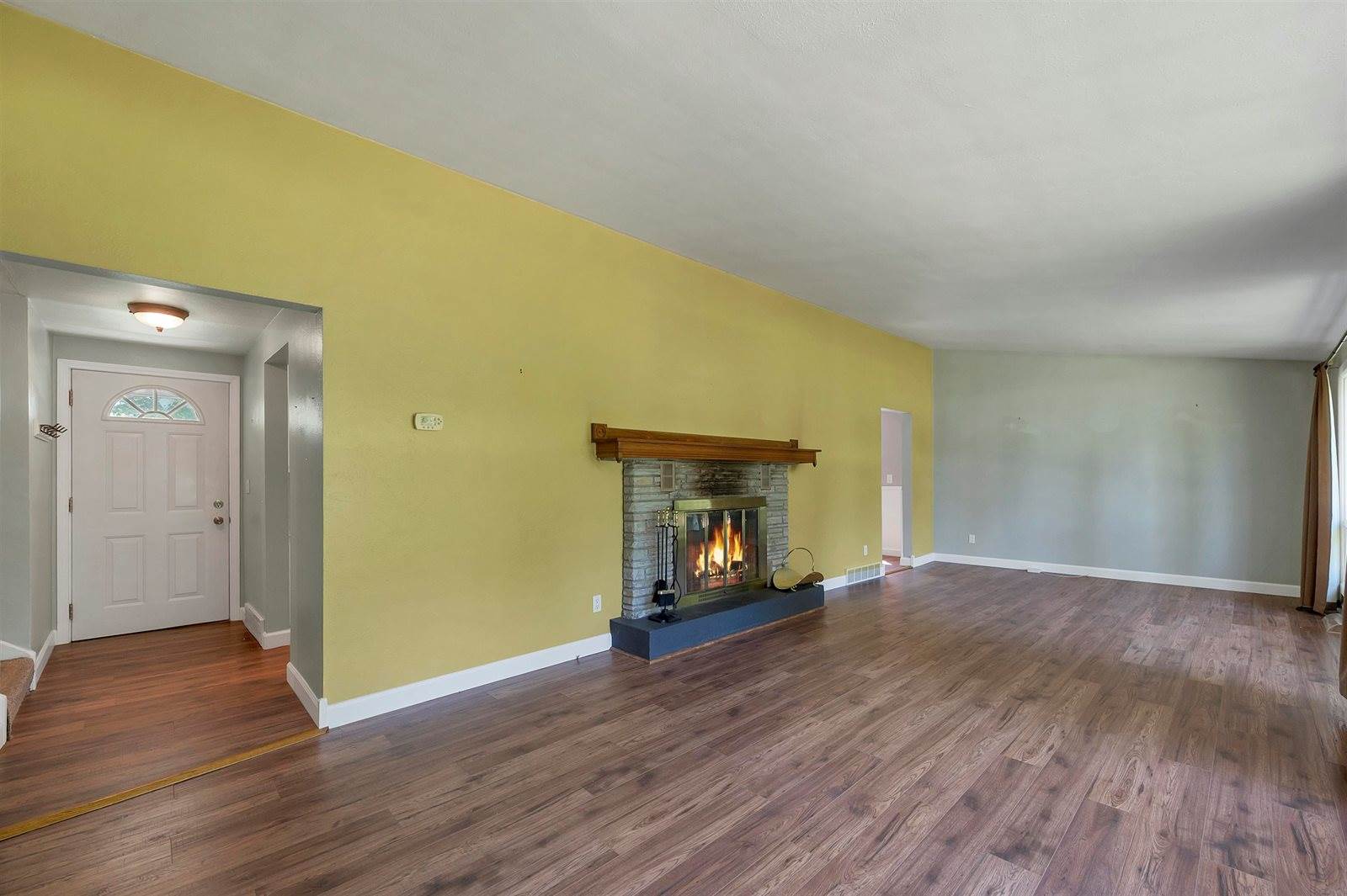 2730 Oakwood Drive, Green Bay, WI 54304