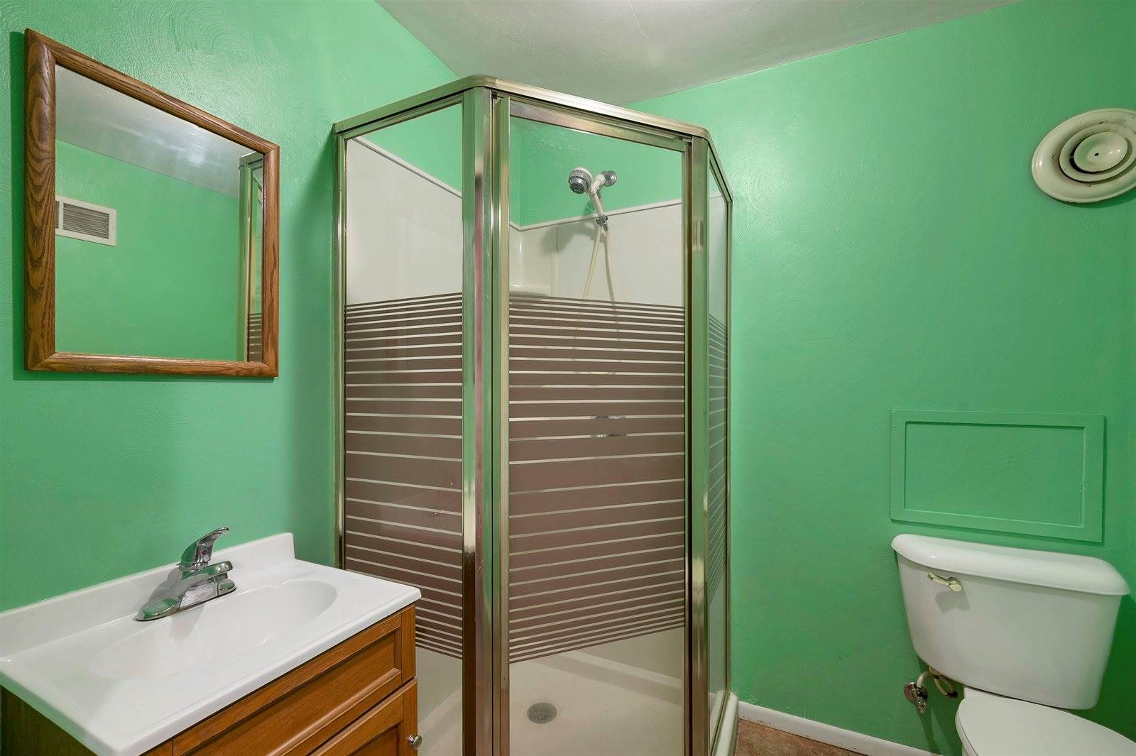 2730 Oakwood Drive, Green Bay, WI 54304