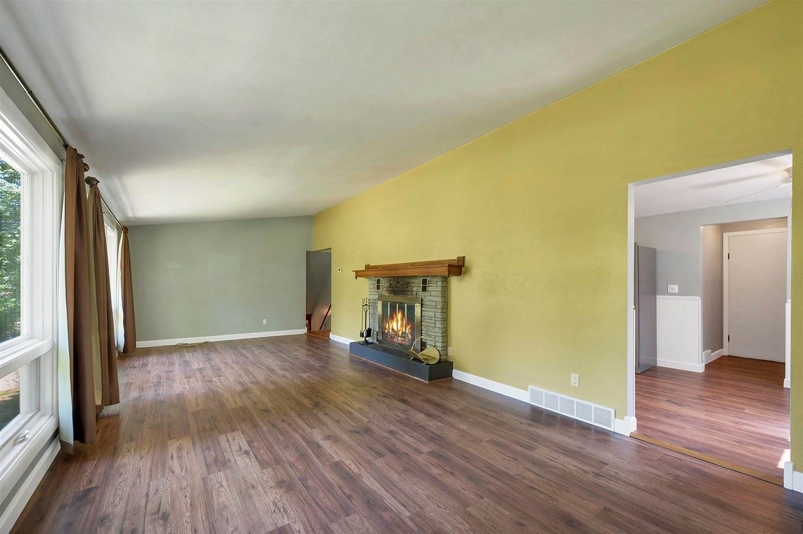 2730 Oakwood Drive, Green Bay, WI 54304