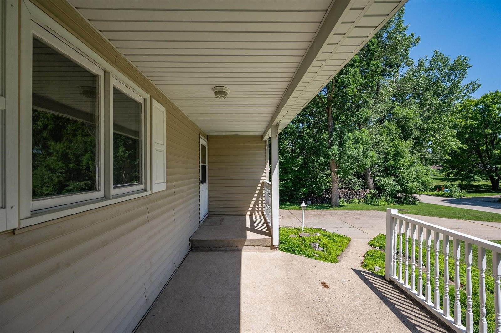 2730 Oakwood Drive, Green Bay, WI 54304