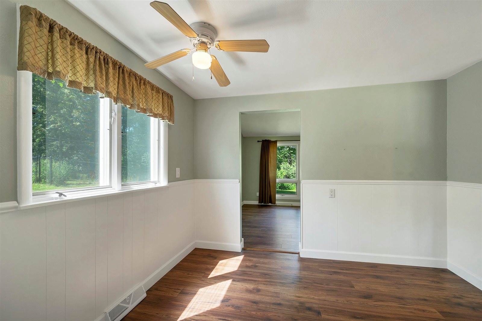 2730 Oakwood Drive, Green Bay, WI 54304