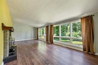 2730 Oakwood Drive, Green Bay, WI 54304