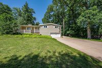 2730 Oakwood Drive, Green Bay, WI 54304