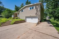 2730 Oakwood Drive, Green Bay, WI 54304