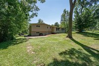 2730 Oakwood Drive, Green Bay, WI 54304