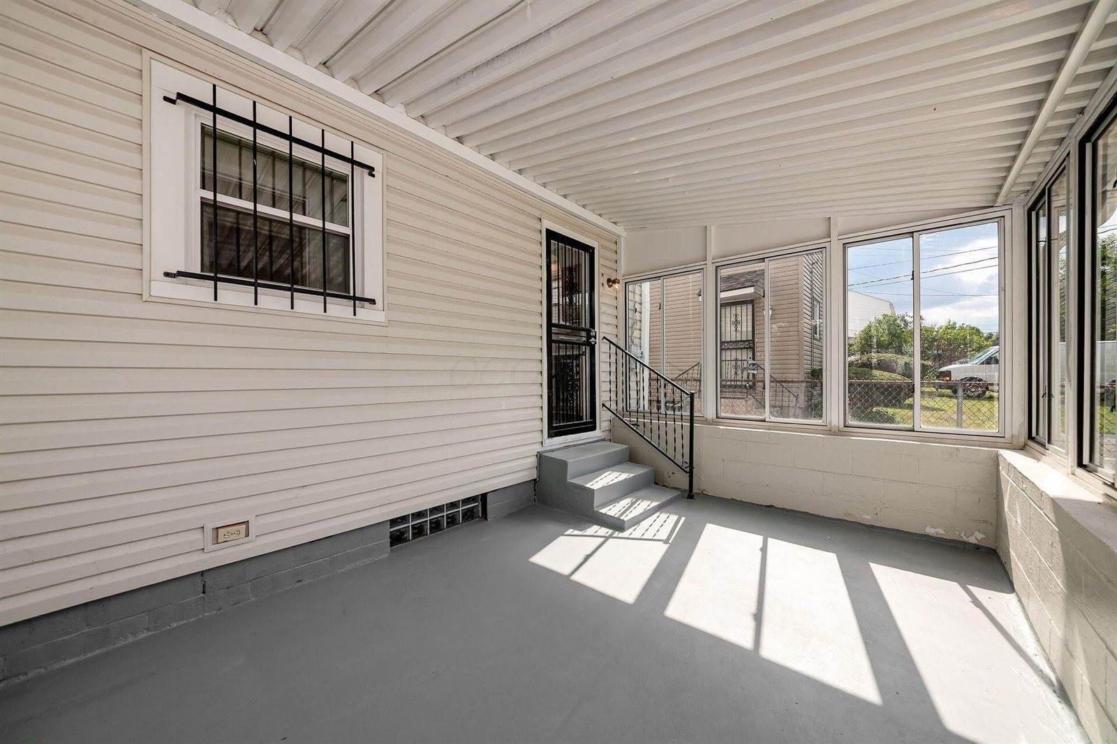 1736 East Frankfort Street, Columbus, OH 43206