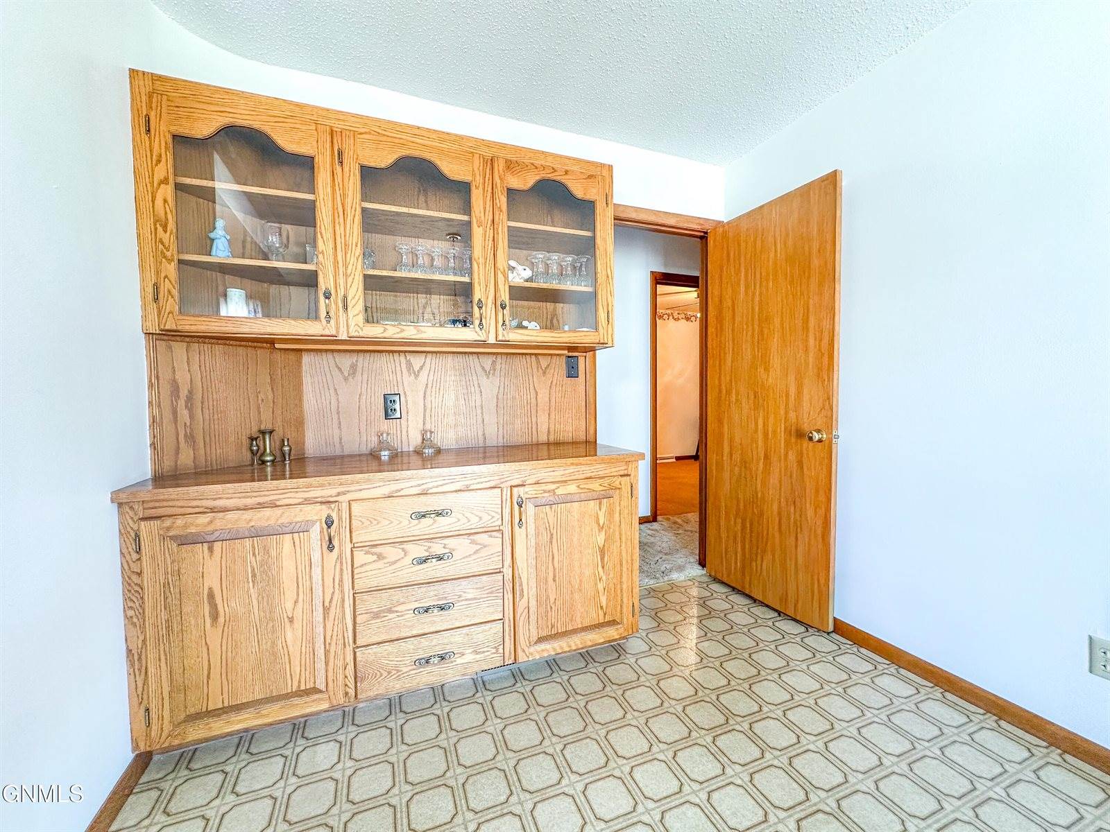 2124 D Avenue East, Bismarck, ND 58501