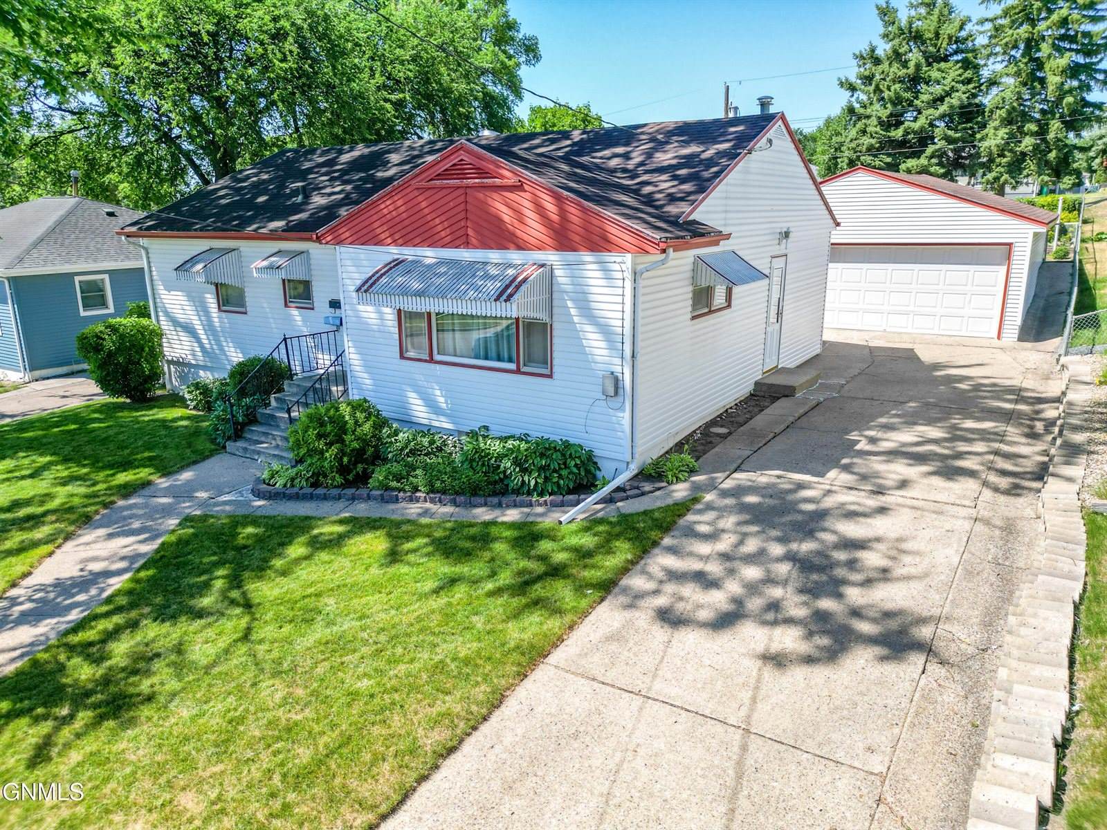 2124 D Avenue East, Bismarck, ND 58501