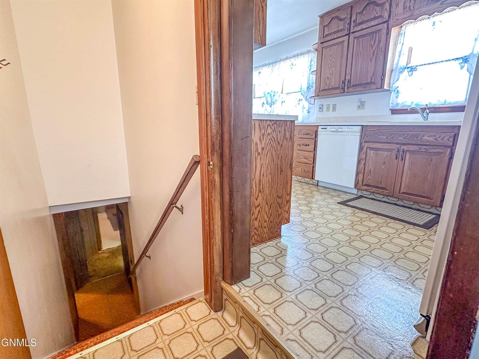2124 D Avenue East, Bismarck, ND 58501