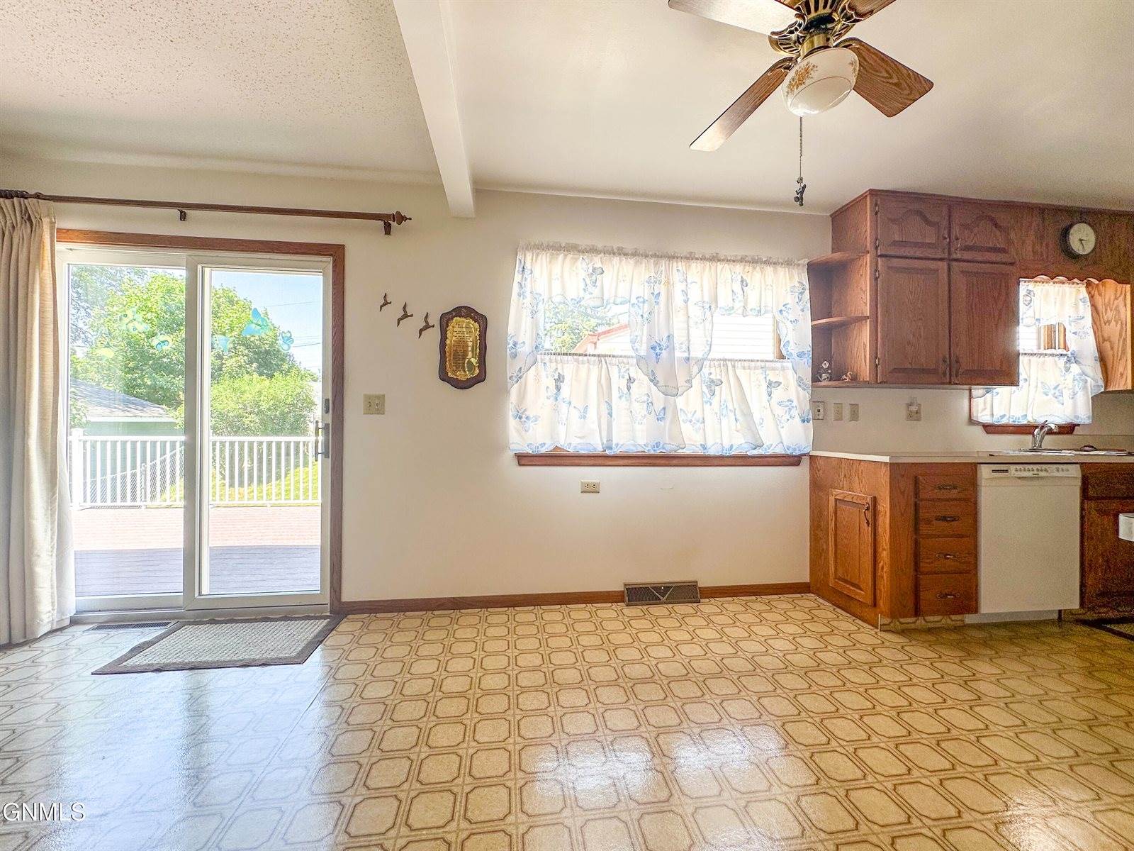 2124 D Avenue East, Bismarck, ND 58501