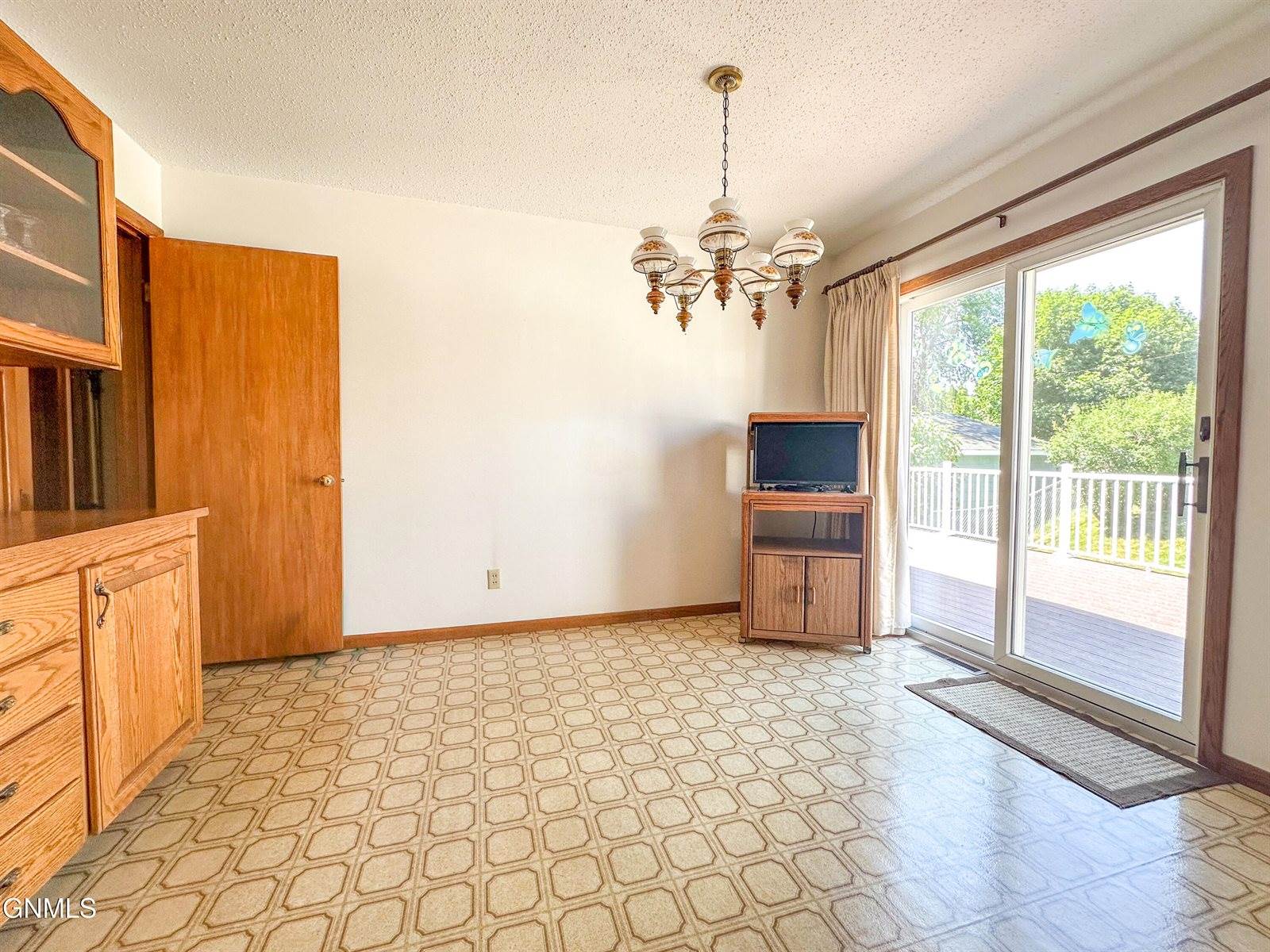 2124 D Avenue East, Bismarck, ND 58501