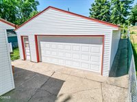 2124 D Avenue East, Bismarck, ND 58501