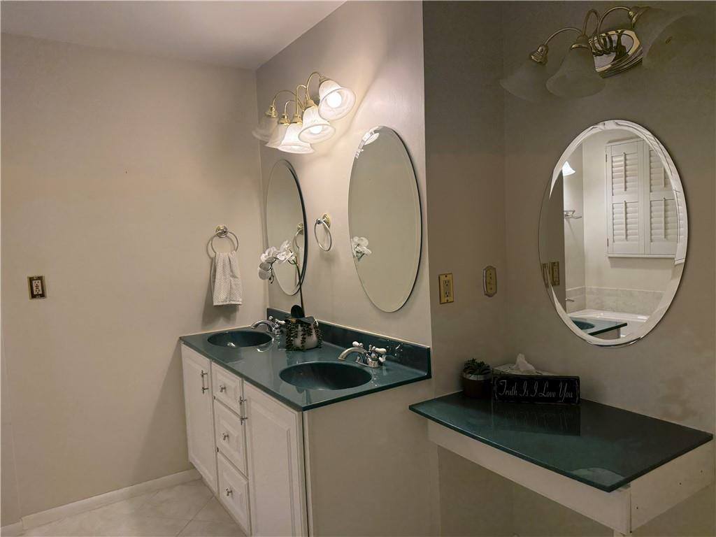 11719 West 54th Street, Shawnee, KS 66203
