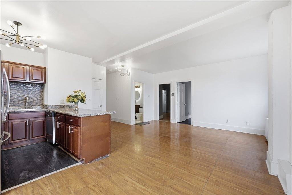 140 Chestnut St, Springfield, MA 01103