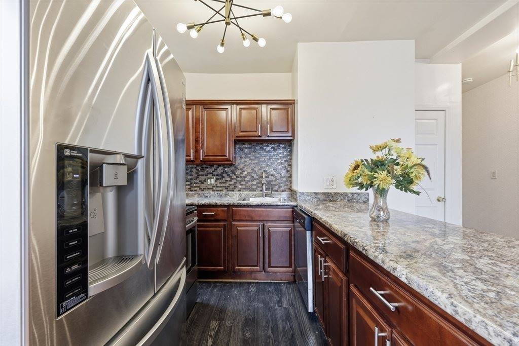 140 Chestnut St, Springfield, MA 01103