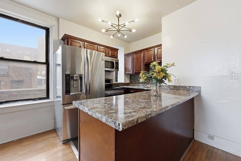 140 Chestnut St, Springfield, MA 01103