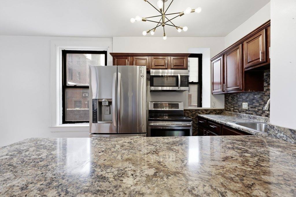140 Chestnut St, Springfield, MA 01103