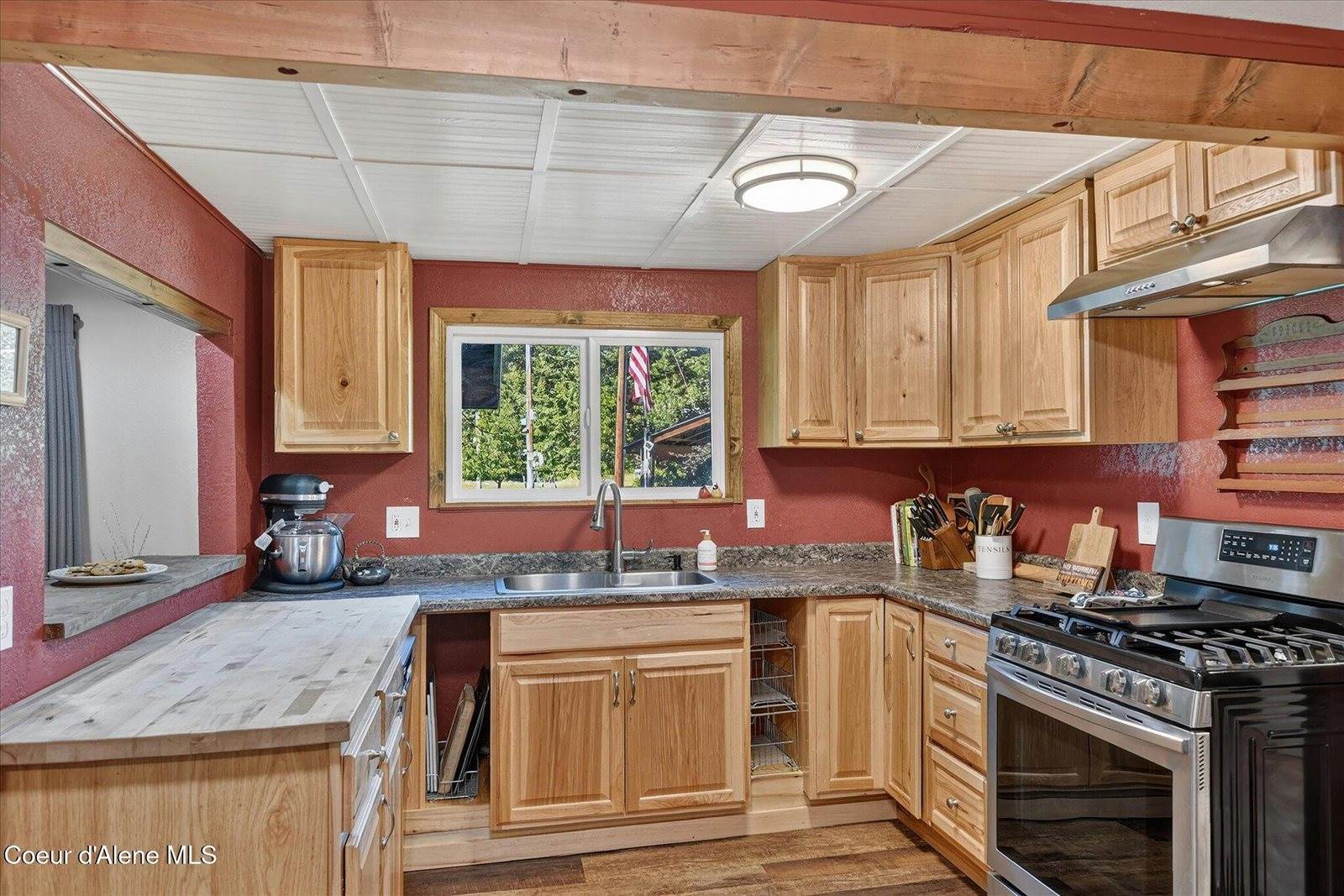 491 Pine View Ln, Spirit Lake, ID 83869