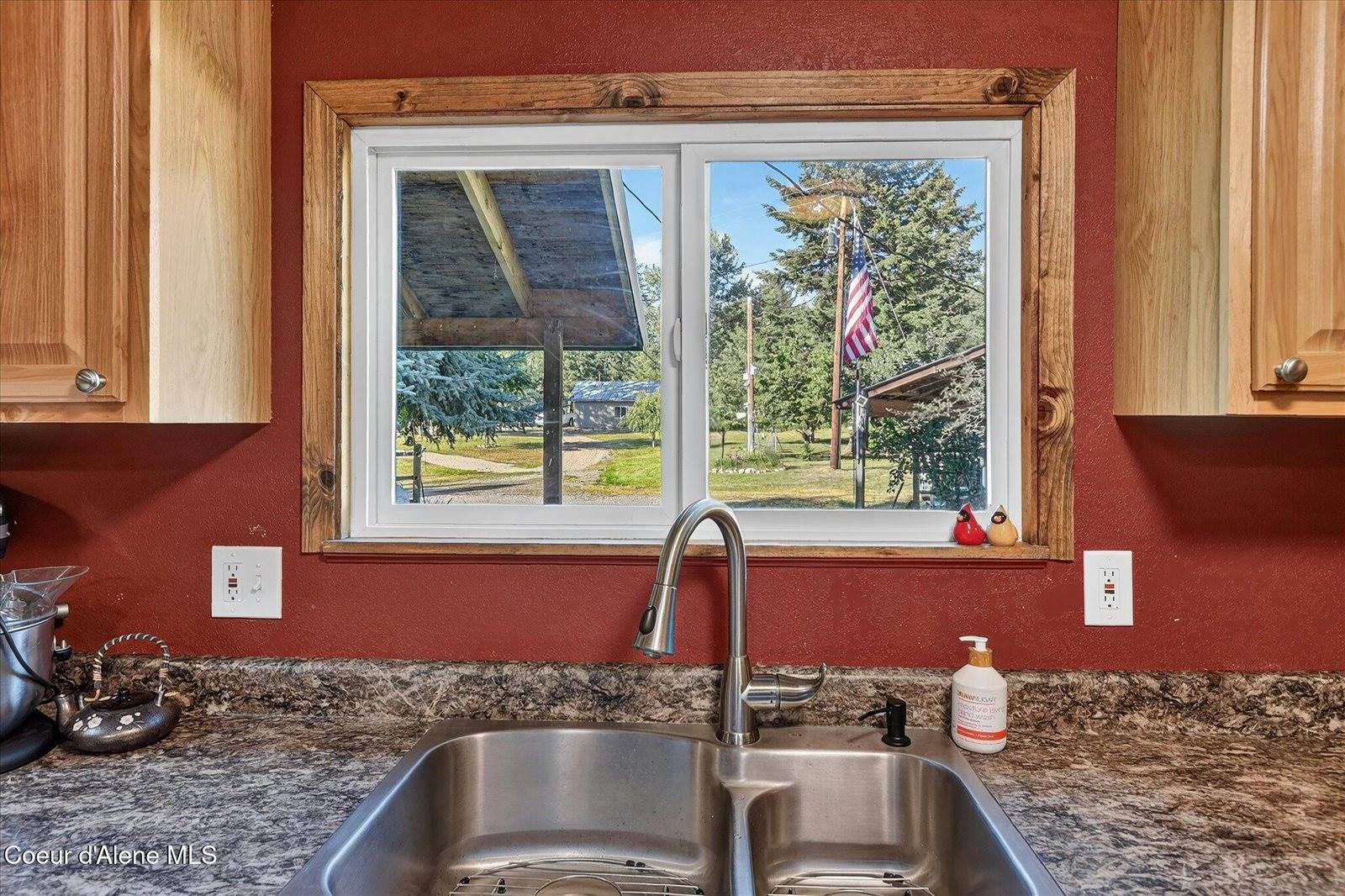 491 Pine View Ln, Spirit Lake, ID 83869