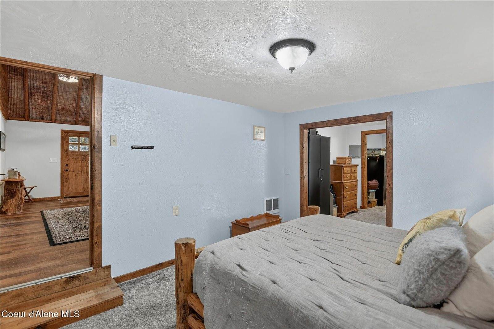 491 Pine View Ln, Spirit Lake, ID 83869