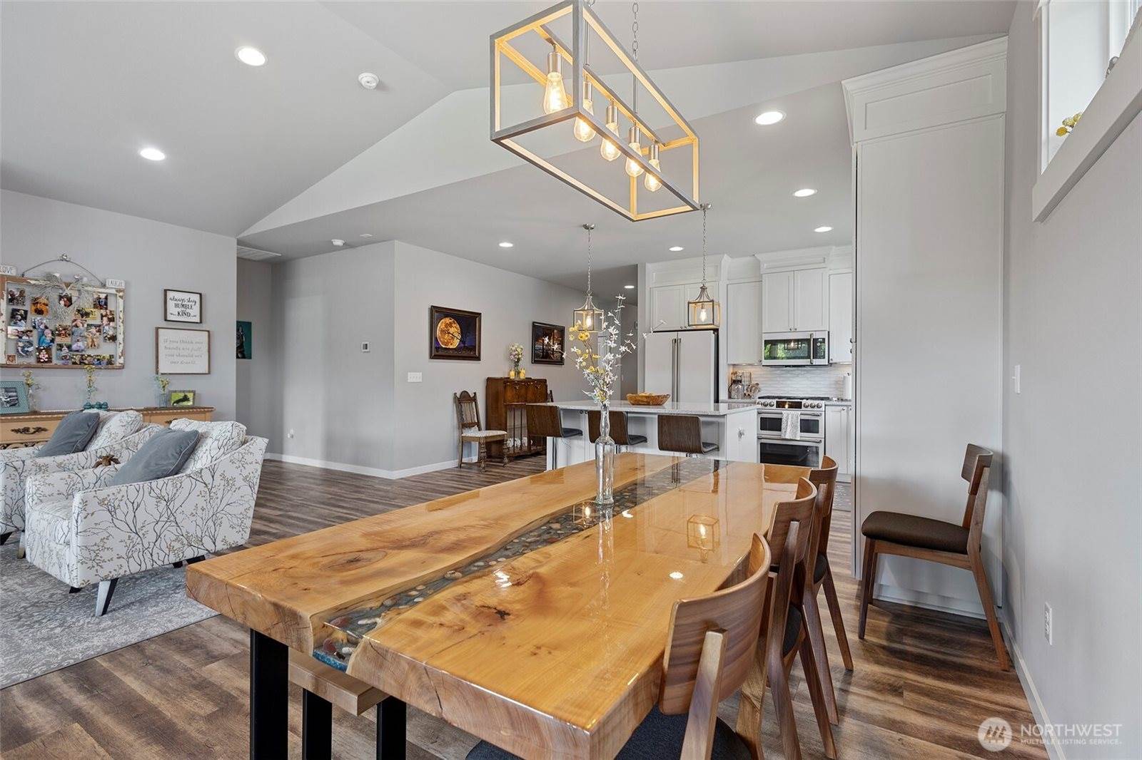 1720 River Walk Lane, Burlington, WA 98233