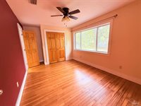 732 Woodmere Dr, Pensacola, FL 32503