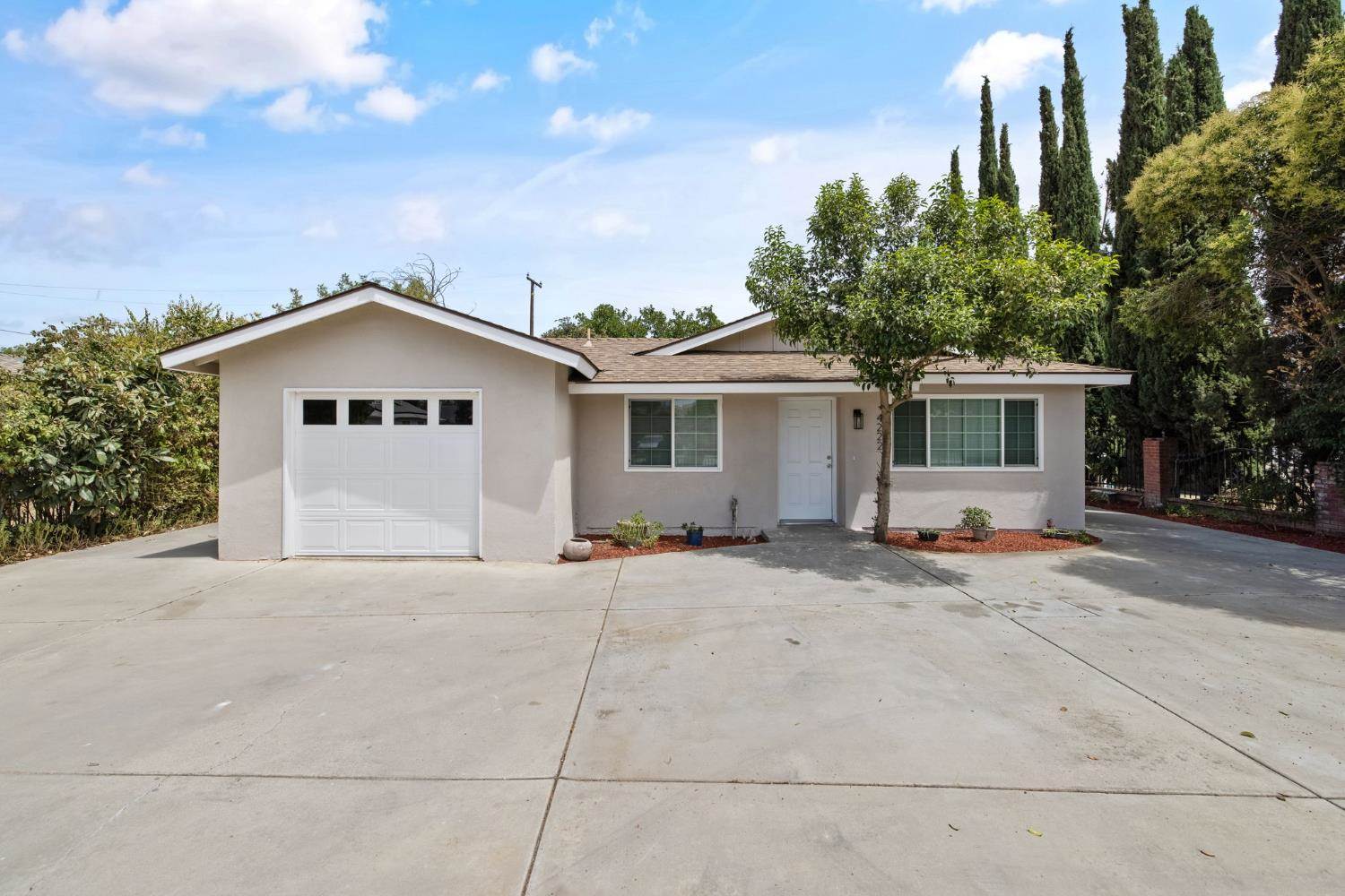 4222 West Victor Avenue, Visalia, CA 93277