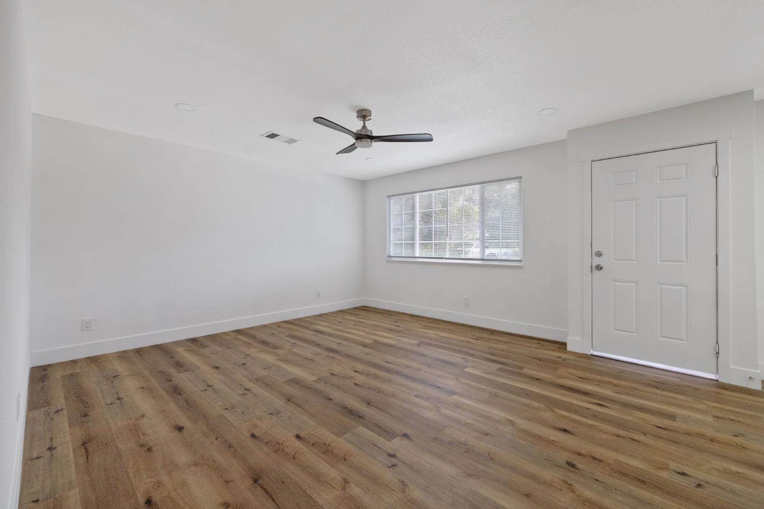 4222 West Victor Avenue, Visalia, CA 93277